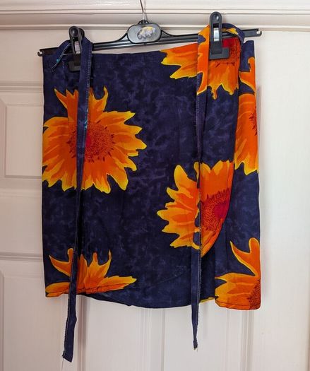 Vintage wrap around skirt - size M - beachwear or layering