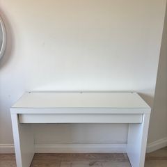 Dressing table