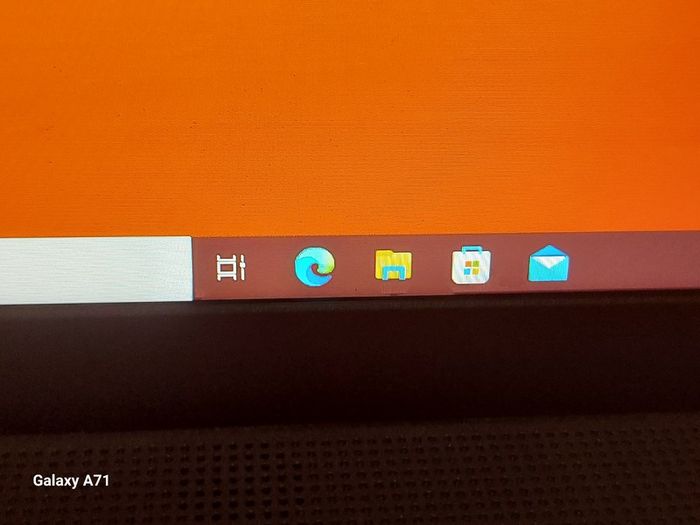 Fujitsu Lifebook Stylistic Series, Model A1530,  Intel Core i5-1035G1 CPU, 1.19GHz, 8GB Ram, 300GB SSD, Windows 10, Microsoft Edge, Chrome and VLC