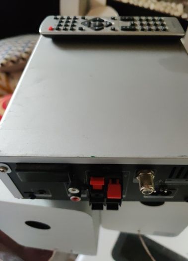 Soundstreom amplifier speaker with remote control