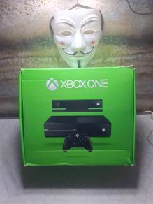 Microsoft Xbox One Boxed Video Game Console  500 GB Black  No  Manuals Bundle