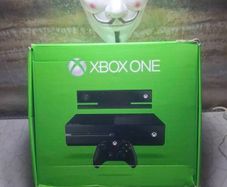 Microsoft Xbox One Boxed Video Game Console  500 GB Black  No  Manuals Bundle