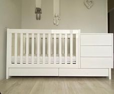 Baby cot with mattress