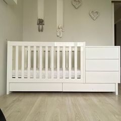 Baby cot with mattress
