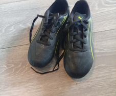 kids football boots