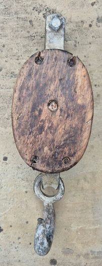 Vintage ships pulley