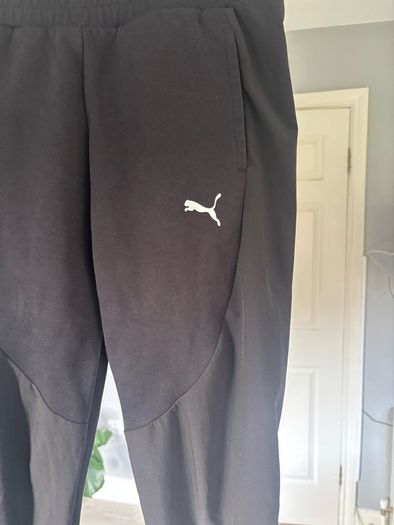 Woman's puma Jog pants