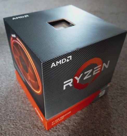 Ryzen 3900 AM4 processor with original box and cooler