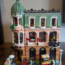 LEGO Icons: Boutique Hotel 10297 Image 2