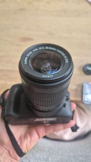 Canon EOS 100D + 18 55mm IS STM Lens + Lowepro Case Excellent Condition
