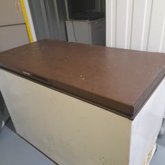 Chest freezer