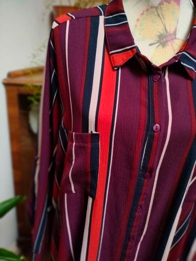 Ladies Multicoloured New look CURVES shirt like dress, wear with belt or without. like new