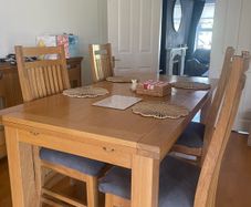 Wooden dining table and chairs - Extendable