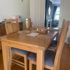Wooden dining table and chairs - Extendable
