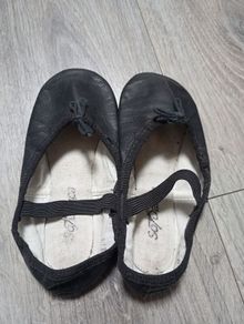 Leather dancing shoes UK size 9