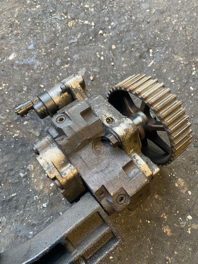 Trafic Vivaro Primastar 1.9 Diesel Pump