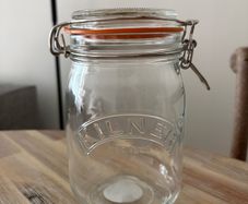 Food storage glass