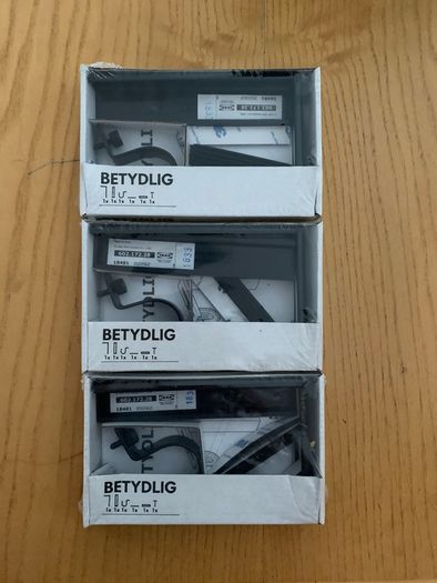 IKEA BETYDLIG - Wall/ceiling bracket, black 10euro for 3