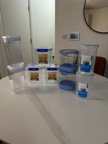 Food storage containers
