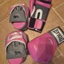 ladies boxing gloves Image 2