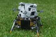 Lego Lunar Lander 10266