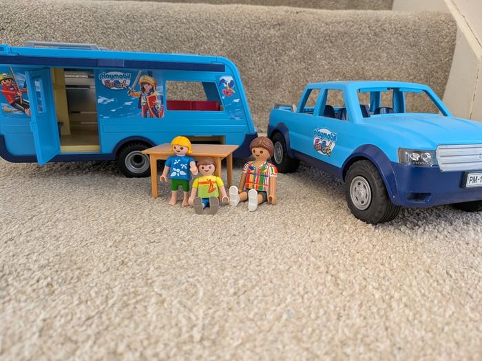 Playmobil pickup with camper