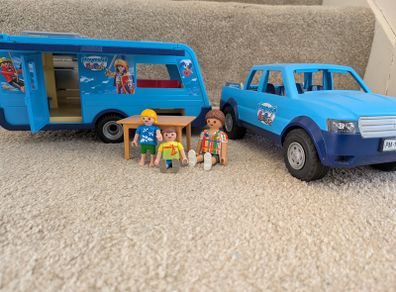 Playmobil pickup with camper