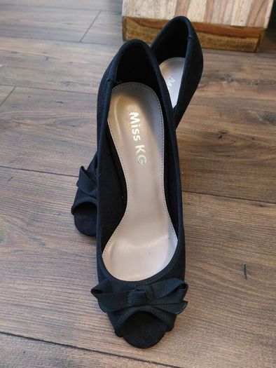Miss KG- uk7