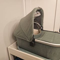 Uppababy Carrycot (Bassinet) V2 in Emmett (Green)