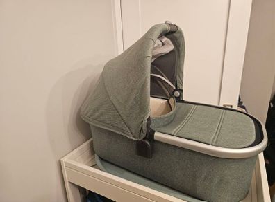 Uppababy Carrycot (Bassinet) V2 in Emmett (Green)