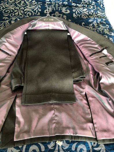 Daniel Grahame 2 piece suit size 42S like new CLEAR OUT