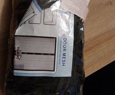Magnetic door mesh