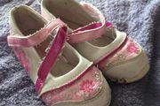 Girls trainers
