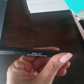 Inglot lip crayon