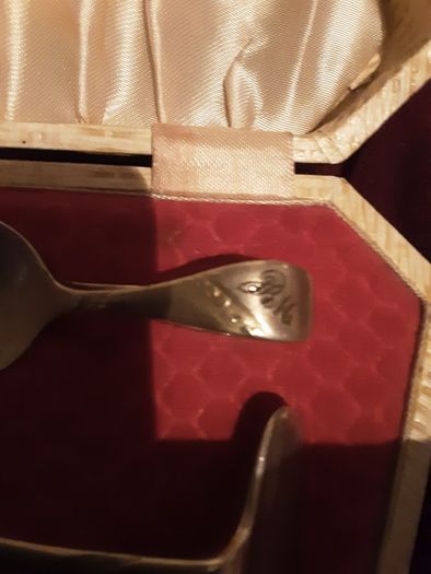 vintage/antique  baby feeder boxed