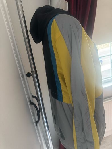 Free Fila rain coat  teenagers age 15 Collection only