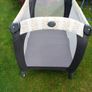 travel cot Image 3