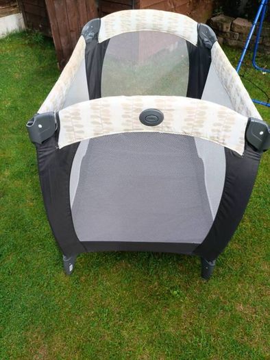 travel cot