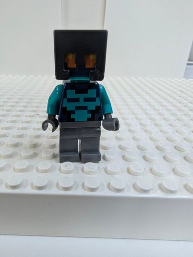 100% Lego Minecraft Mini Figures
