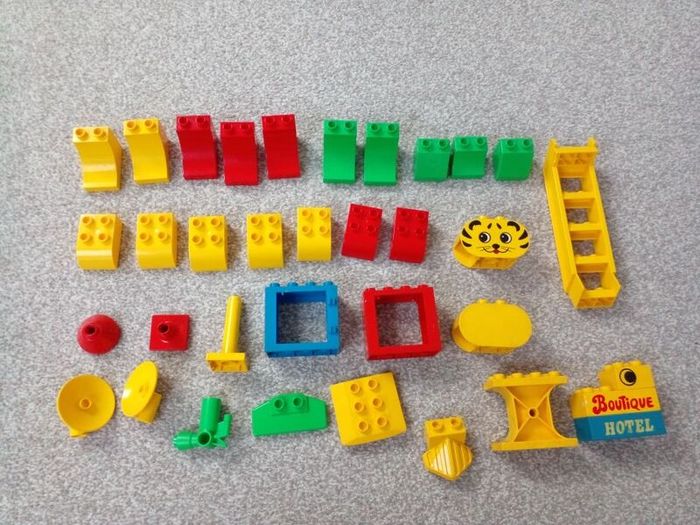 Set Of 4 Vintage Lego Duplo Beds