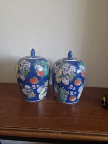HK Dynasty matching lidded jars