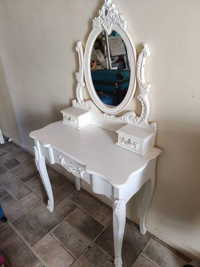 Mirror Table