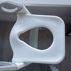 Toilet seat