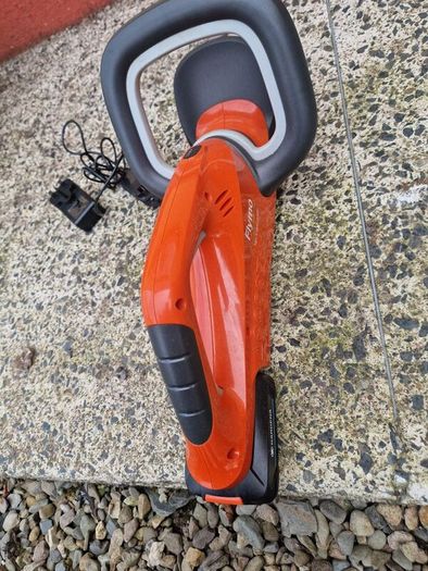 Flymo esaicut 450 18v hedge trimmer