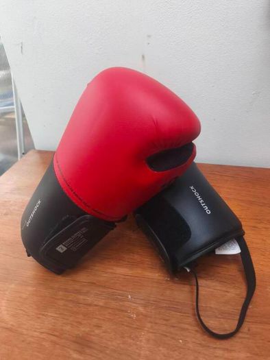 decathlon boxing gloves size 10oz