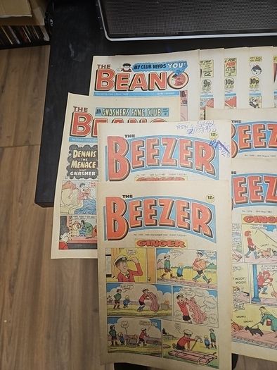 comics beano (2), beezer (4)  and dandy (4)