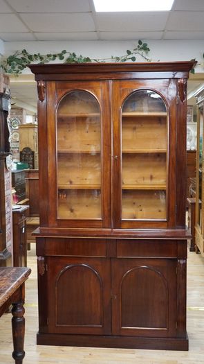 Antique Mahogany Bookcase / Display Cabinet