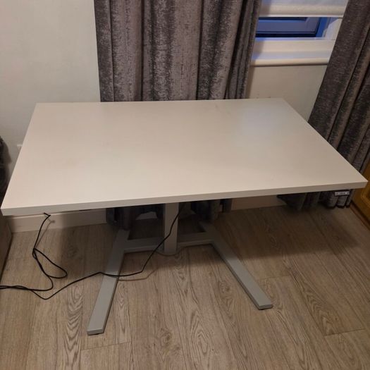 Stand/sit desk