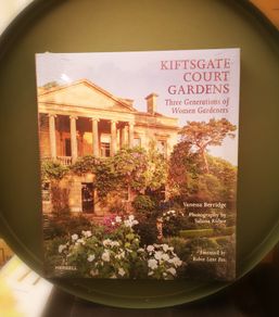1 Kiftsgate Court Gardens: Three Generations of Women Gardener's (BrandNew)