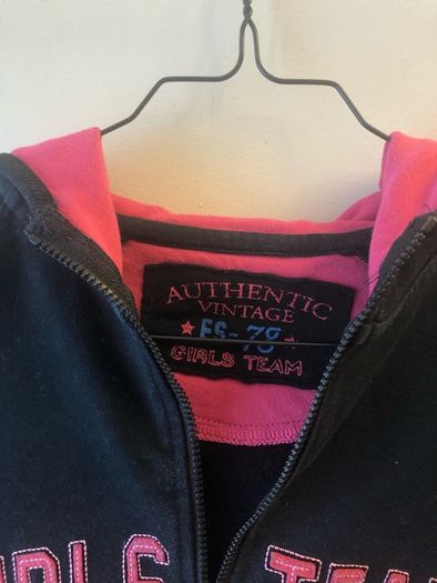 Black hoody (age 13-14)